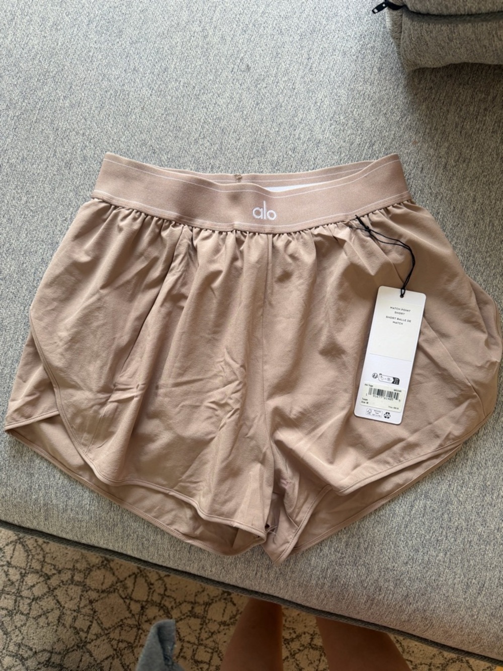ALO Yoga Women’s Match Point Shorts Taupe Medium NWT